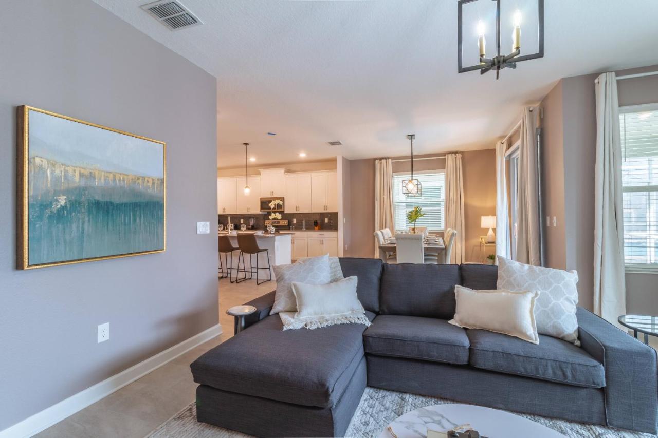 Gorgeous 6-bedroom House With Private Pool