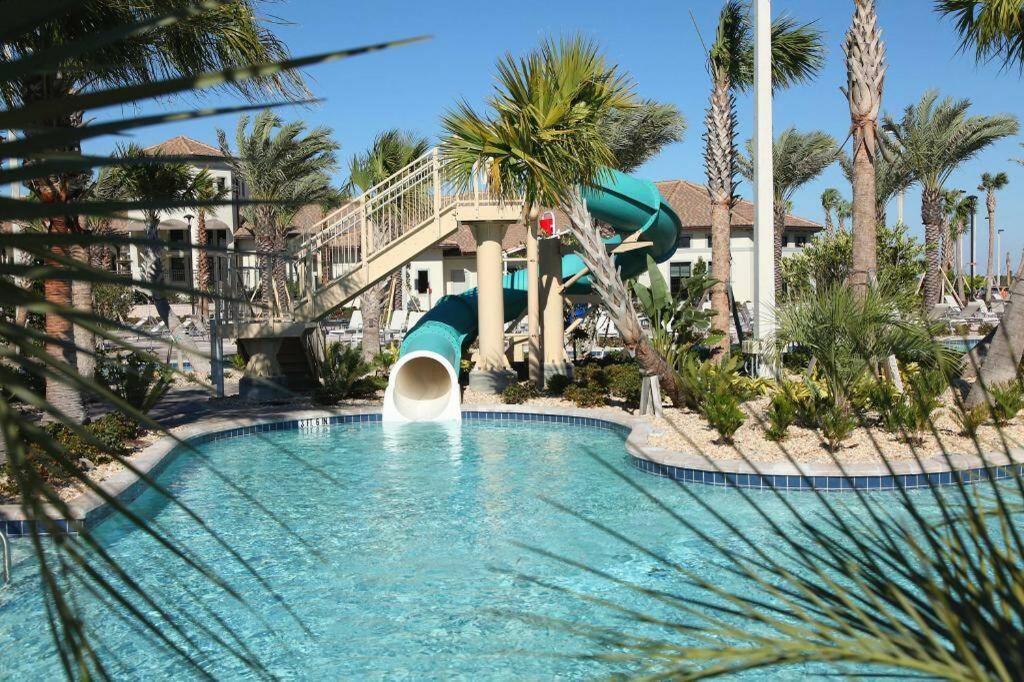 Hébergement de vacances Gorgeous 6-bedroom House With Private Pool