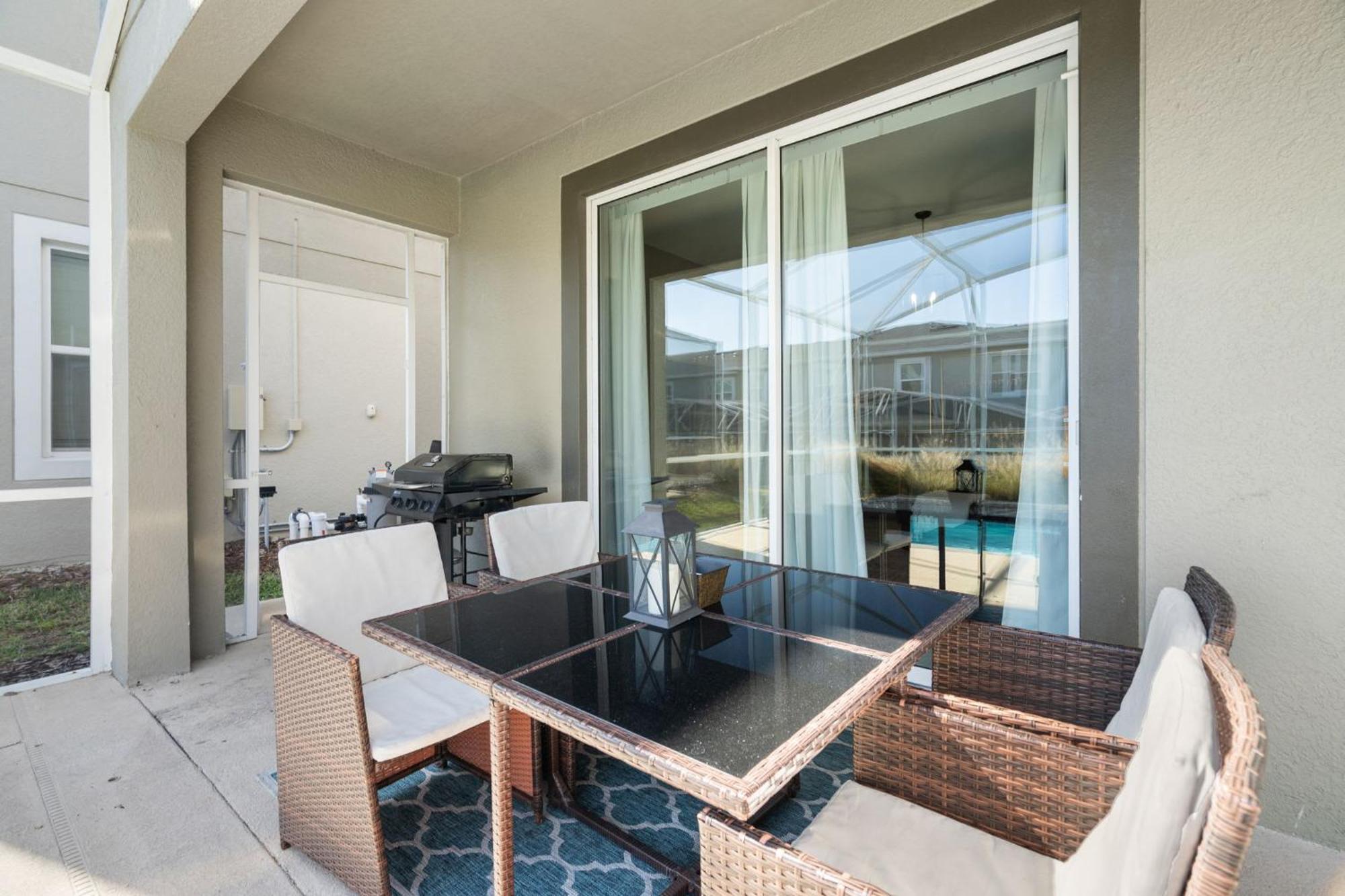 Gorgeous 6-bedroom House With Private Pool Holiday home Kissimmee